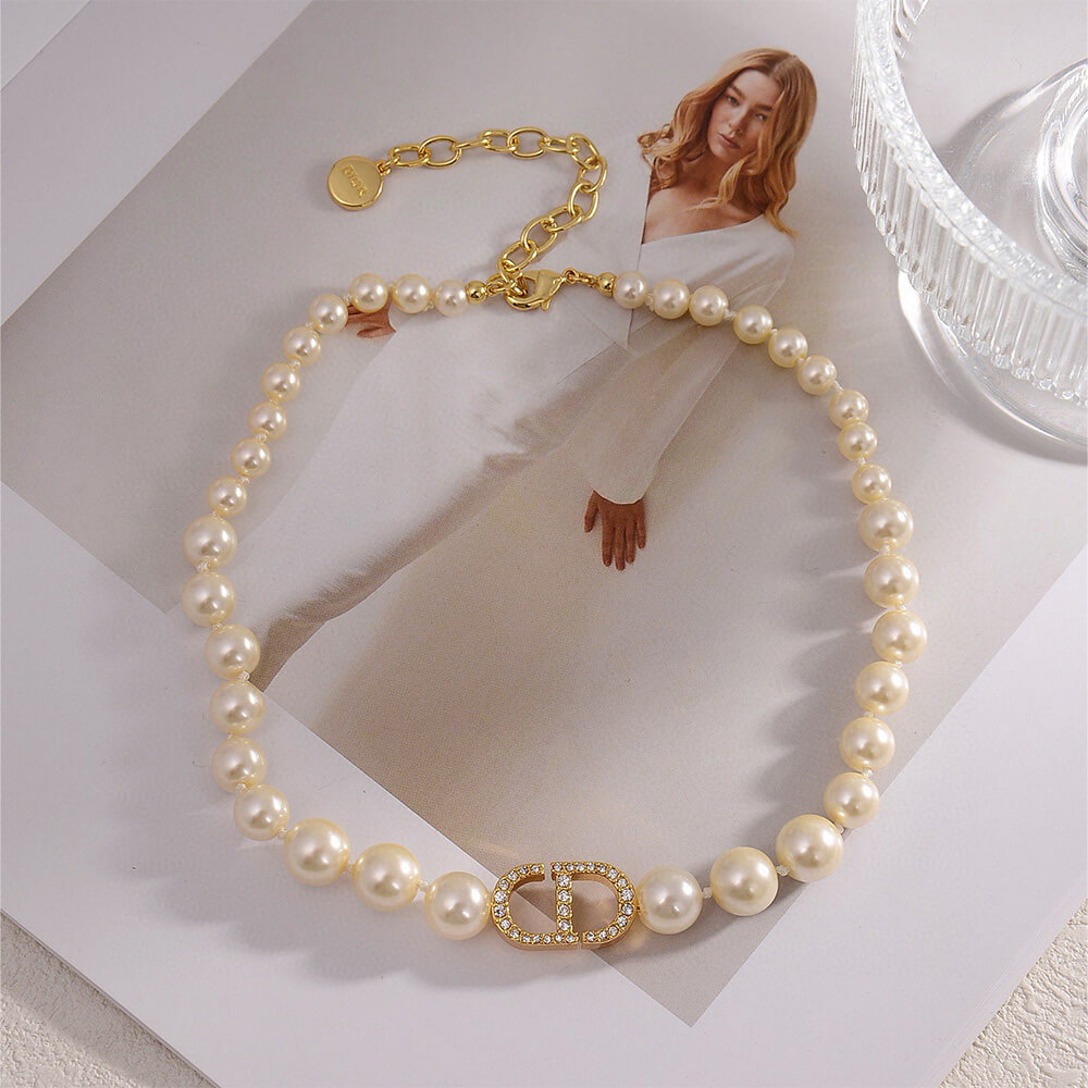 DIOR PEARL NECKLACE